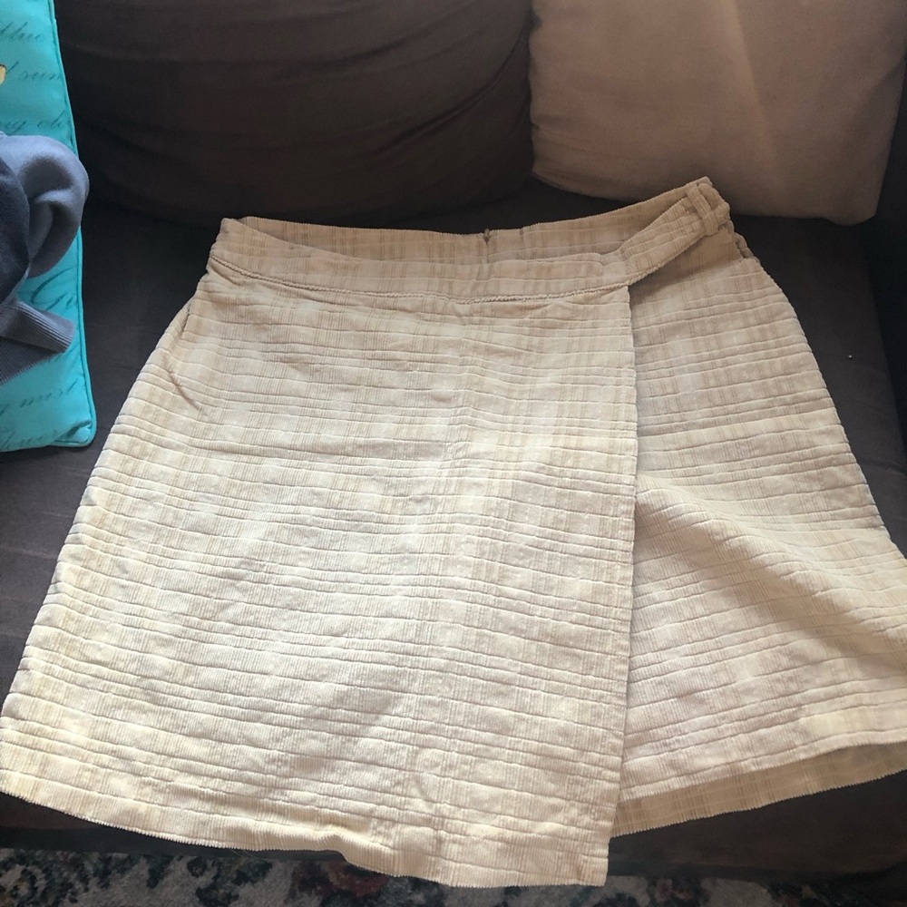 Burberry Golf tan/wheat skort